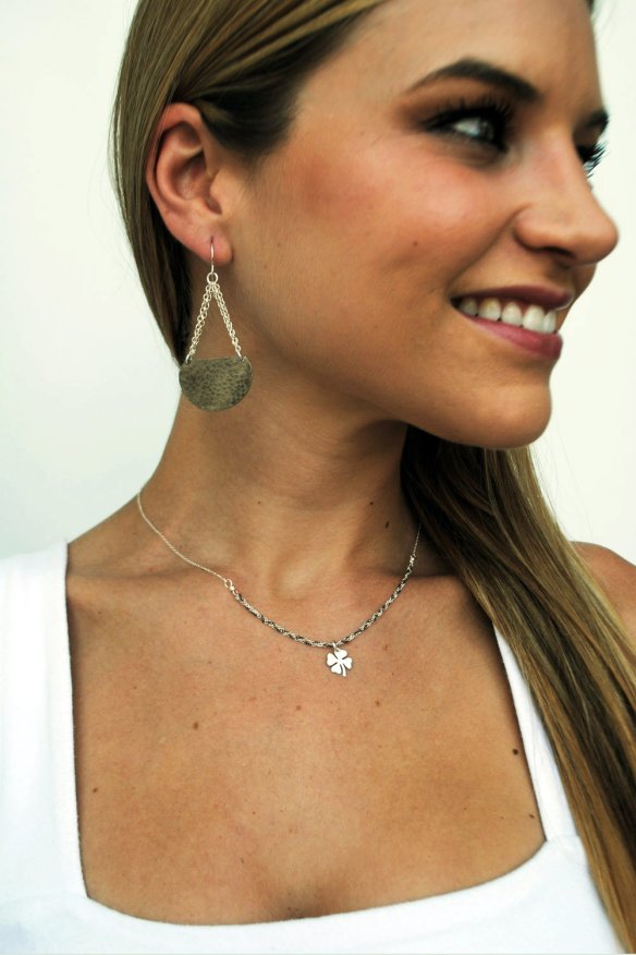 oval-drop-earrings-silver